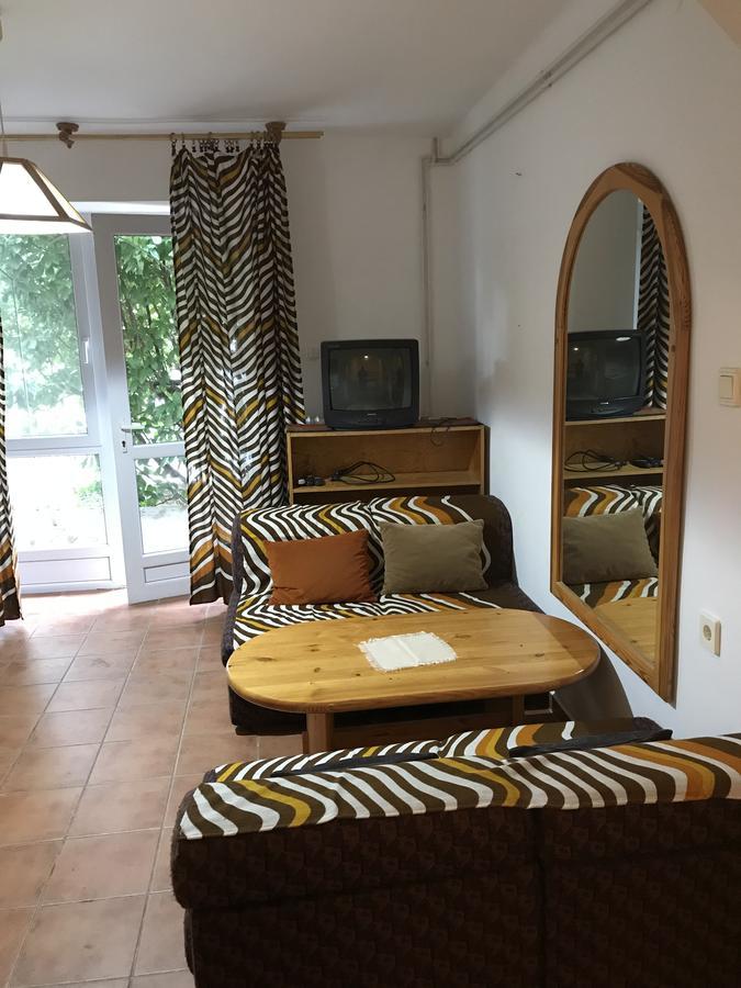 Friends Villa Apartments 2 Heviz Bagian luar foto