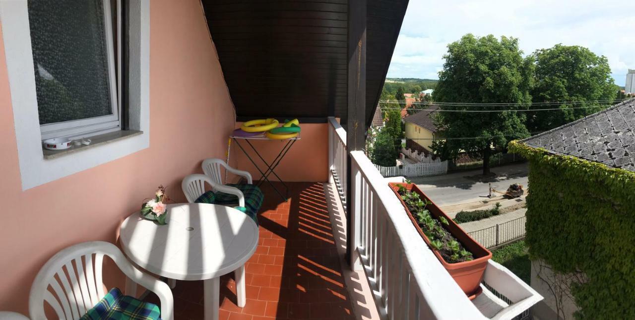 Friends Villa Apartments 2 Heviz Bagian luar foto